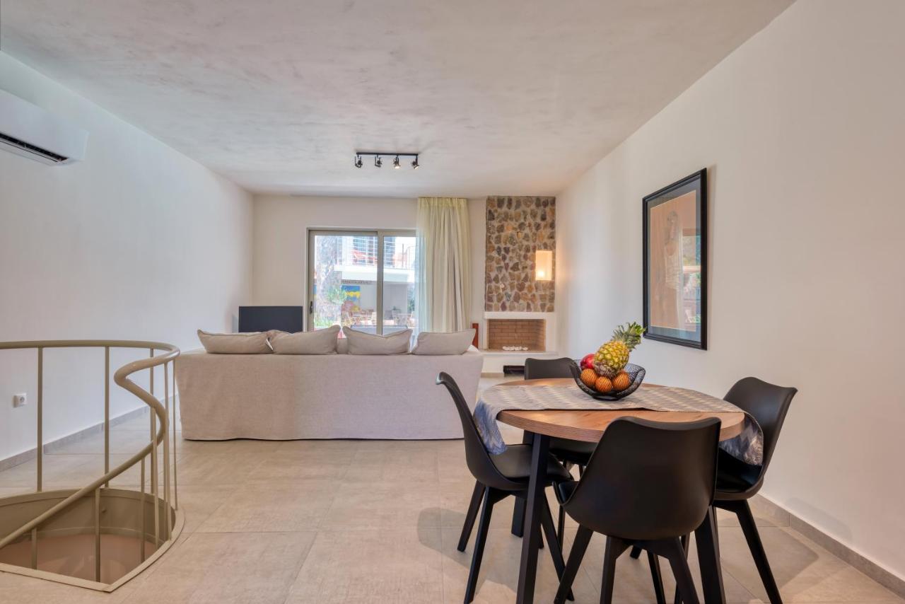 Saronis Suites Saronida Extérieur photo