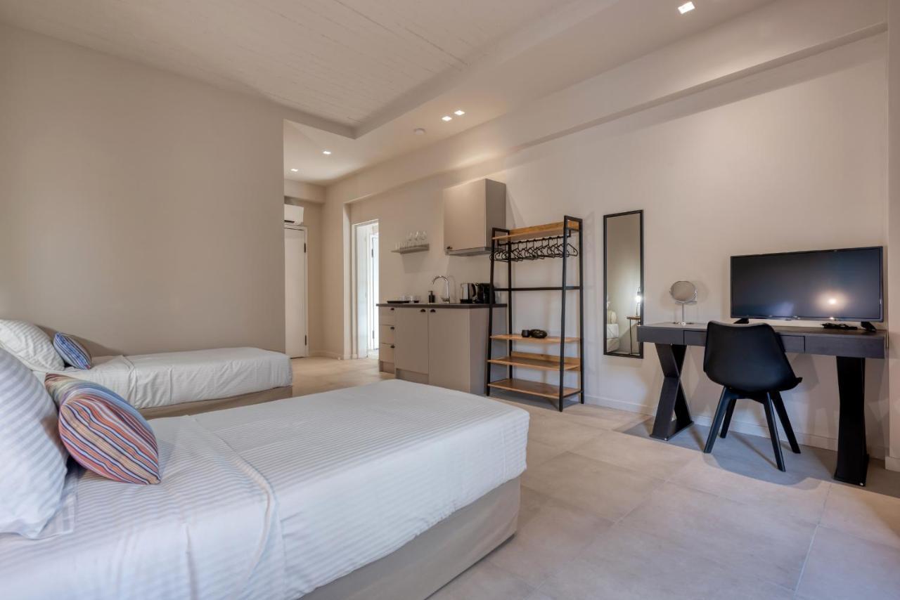 Saronis Suites Saronida Extérieur photo