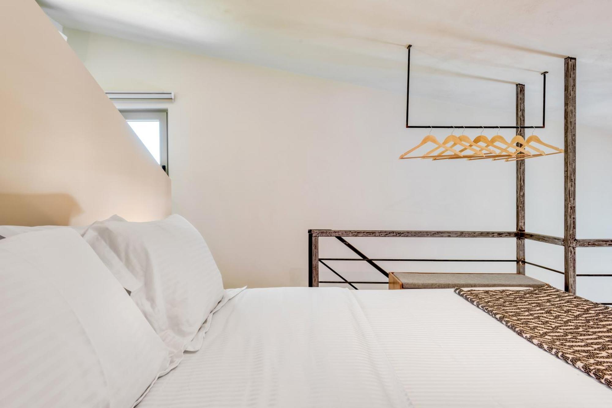 Saronis Suites Saronida Extérieur photo