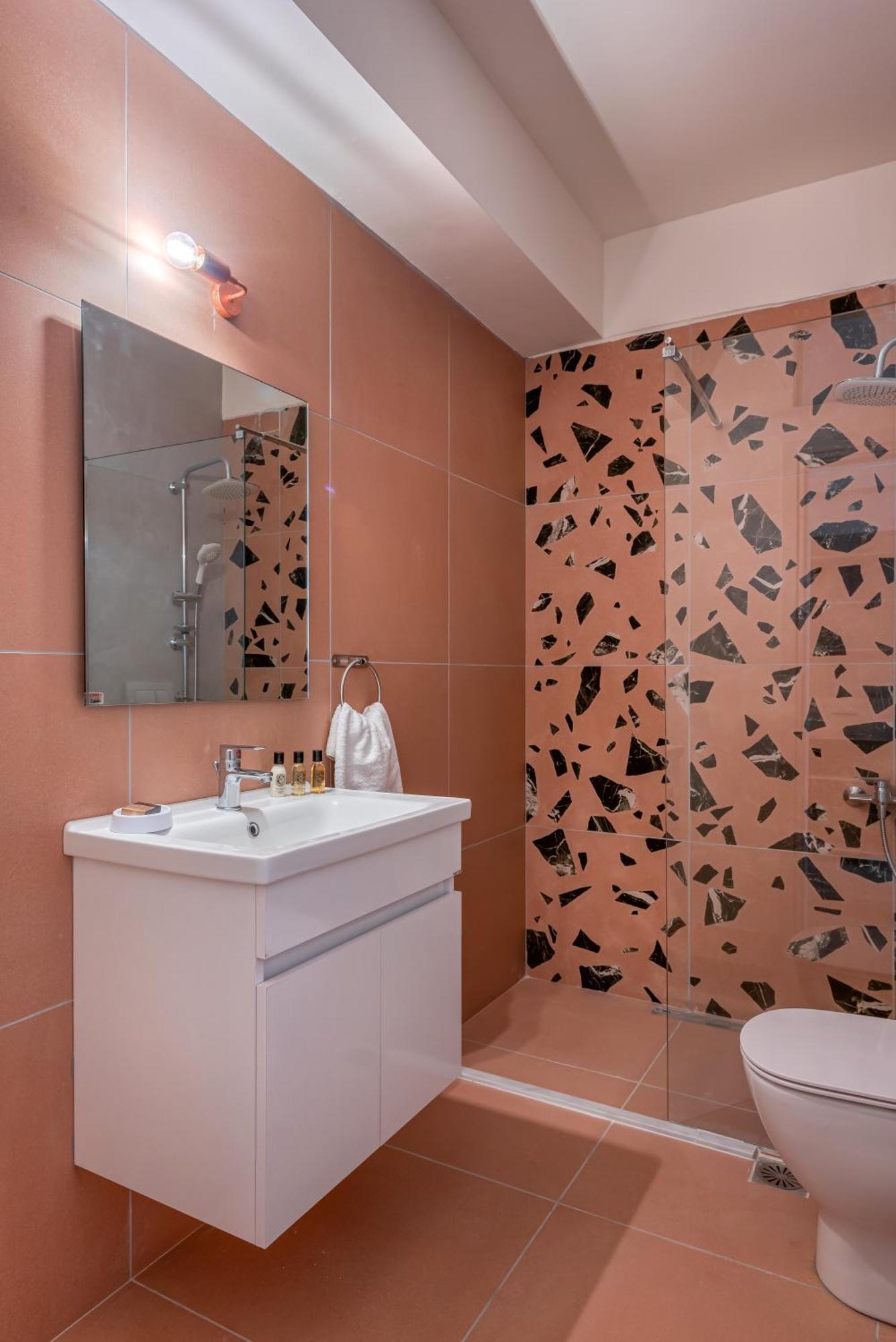 Saronis Suites Saronida Extérieur photo