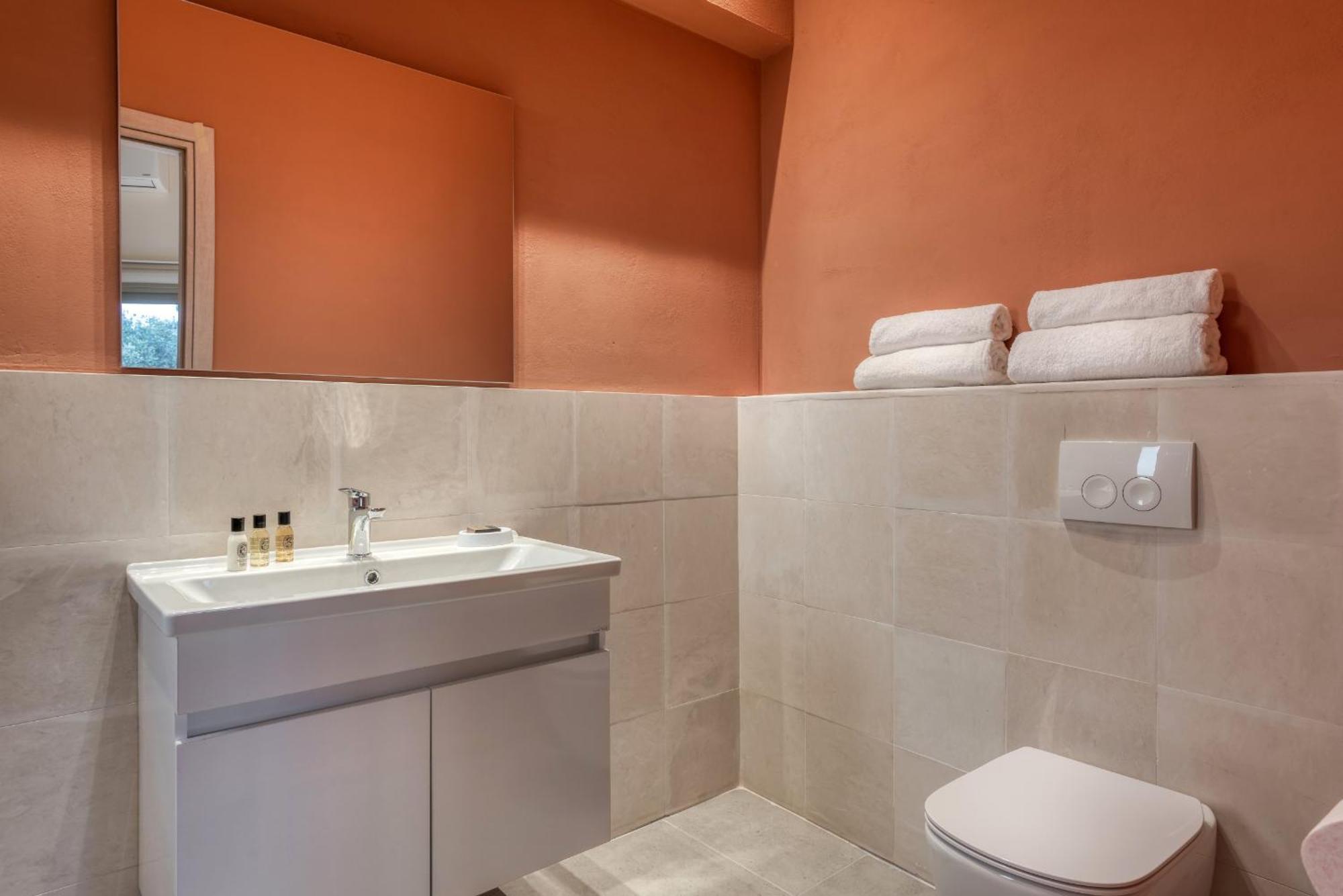 Saronis Suites Saronida Extérieur photo