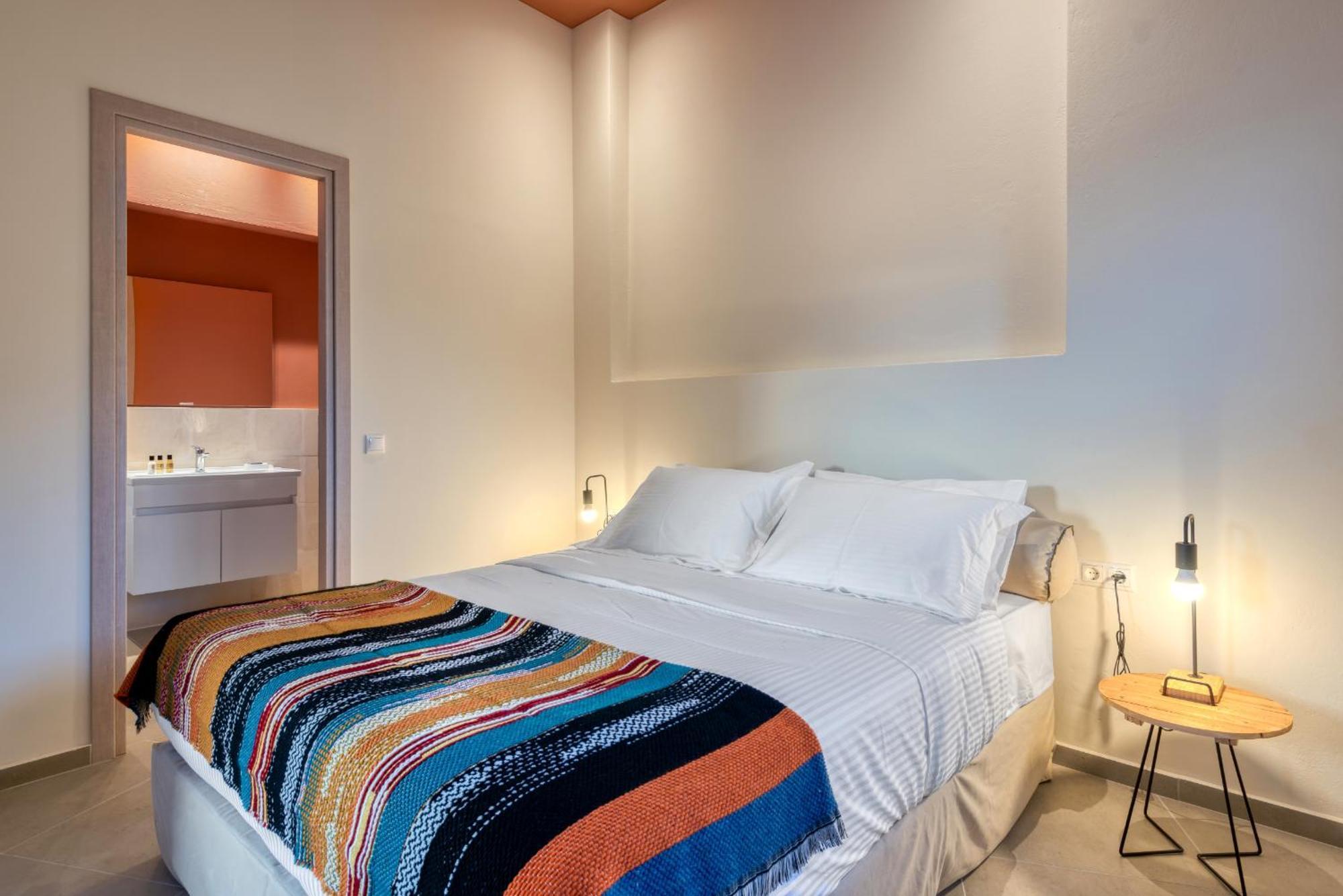 Saronis Suites Saronida Extérieur photo