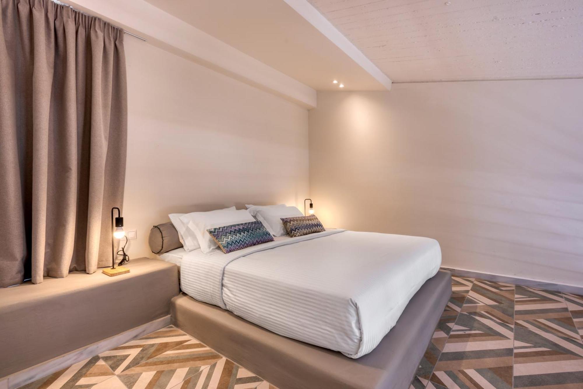 Saronis Suites Saronida Extérieur photo